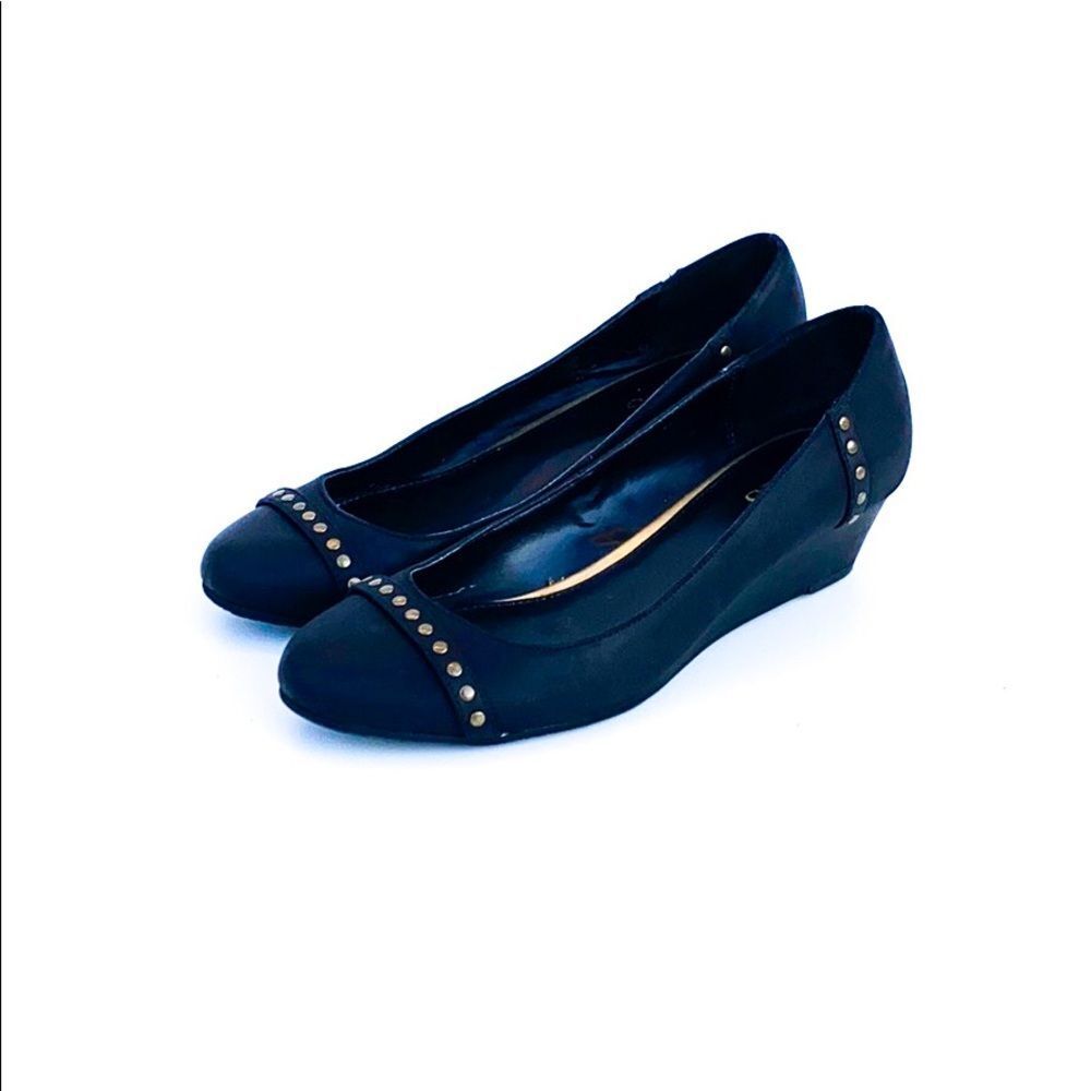 CHAPS cacey black Metal studded shoes